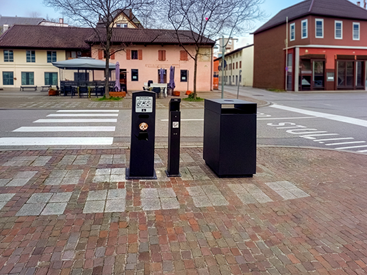foto arredo urbano in acciaio - cestino + posacenere + cestino per deiezioni canine di Helios arredo urbano